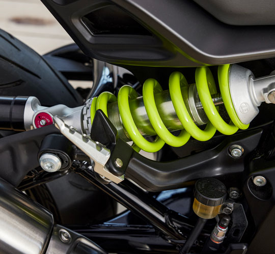 Teljesen állítható felfüggesztés